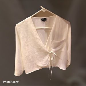 💕💕Topshop , soft cream , Flowy , wrap Blouse 💖